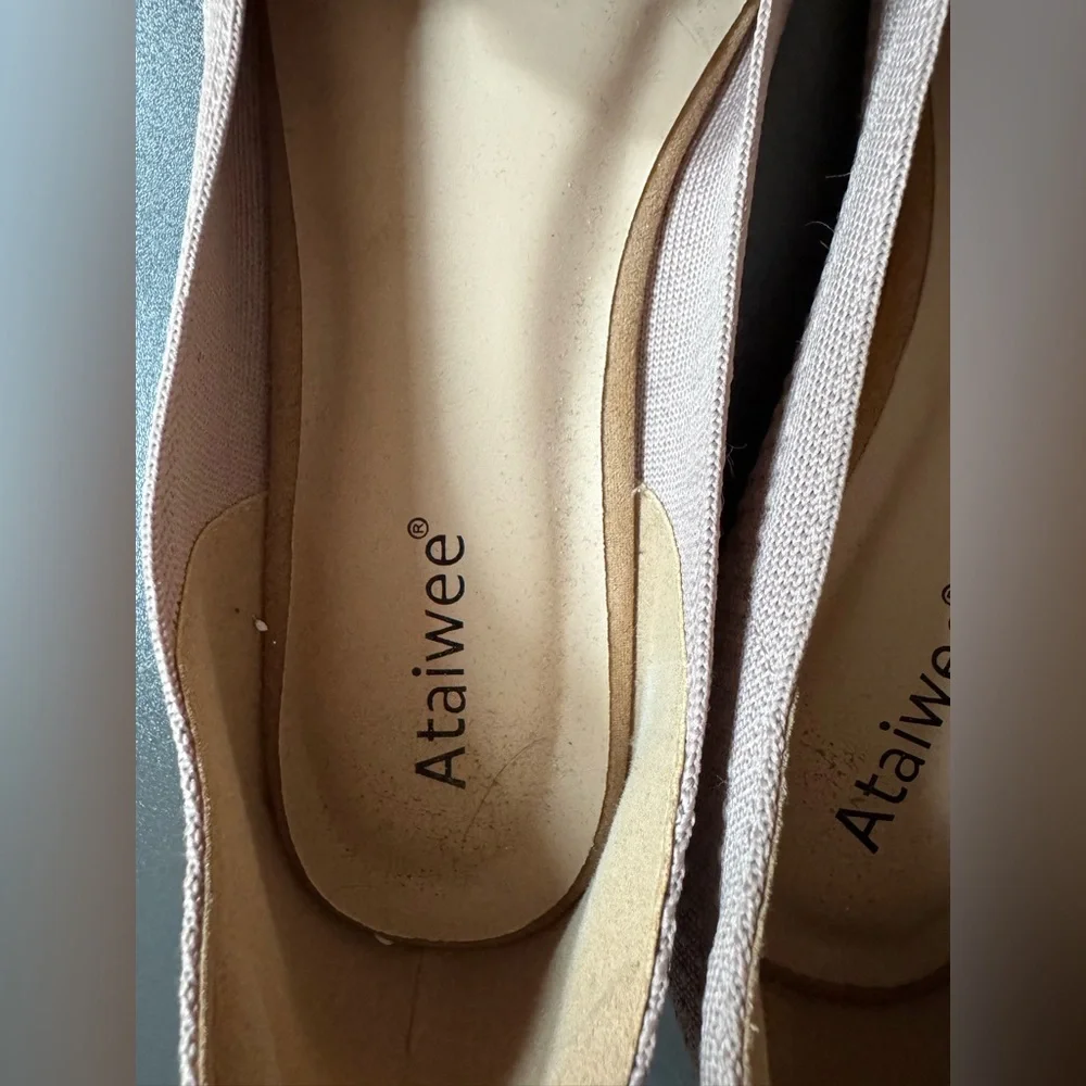 Ataiwee Women's Pink Slip-On Loafers
